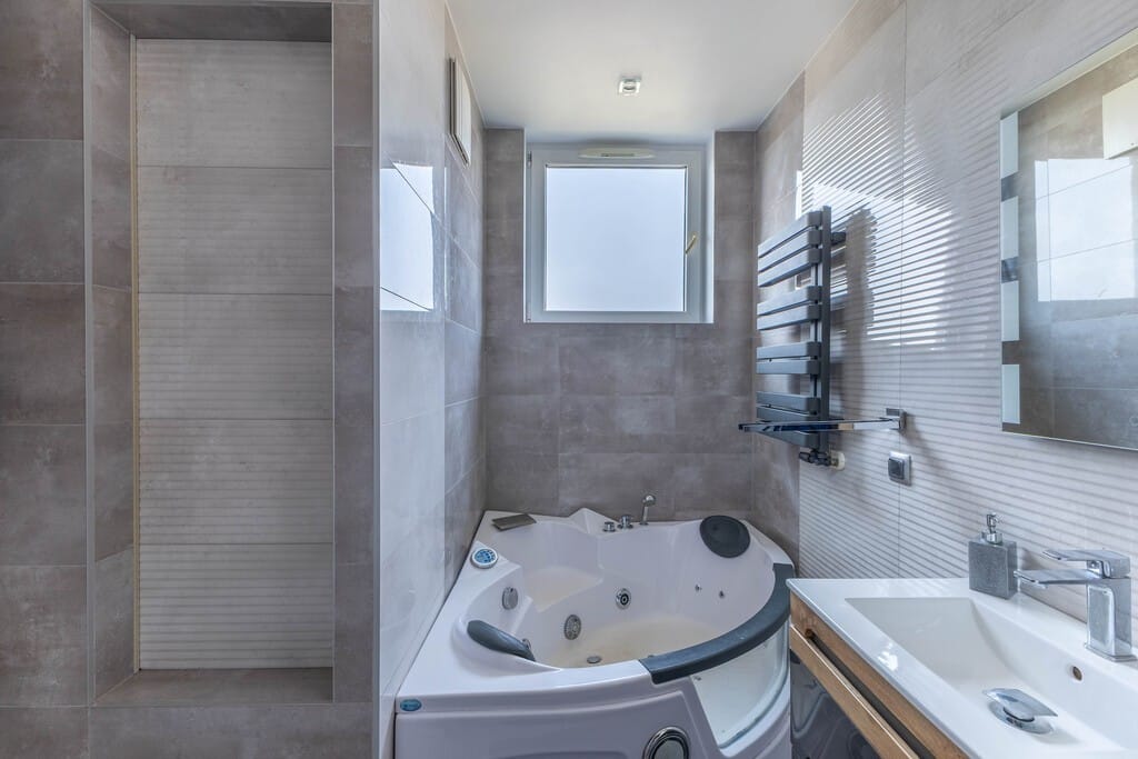 Mieszkanie 4 pokojowe na Sprzedaż