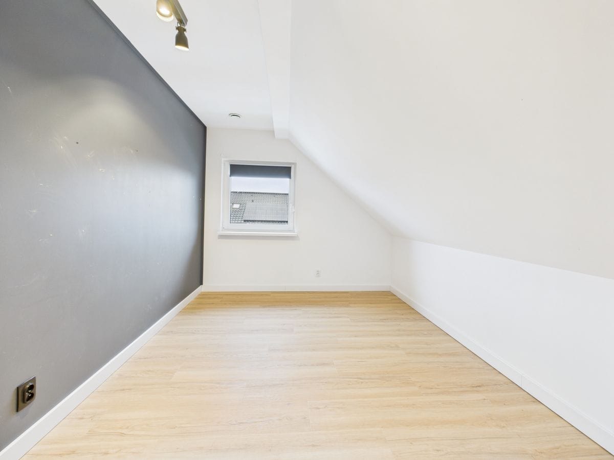 Dom 7 pokojowe na Sprzedaż