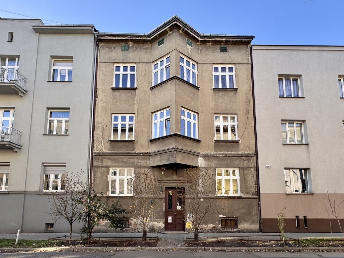 Dom 8 pokojowe na Sprzedaż