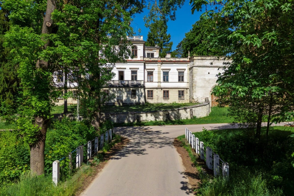 Dom 10 pokojowe na Sprzedaż