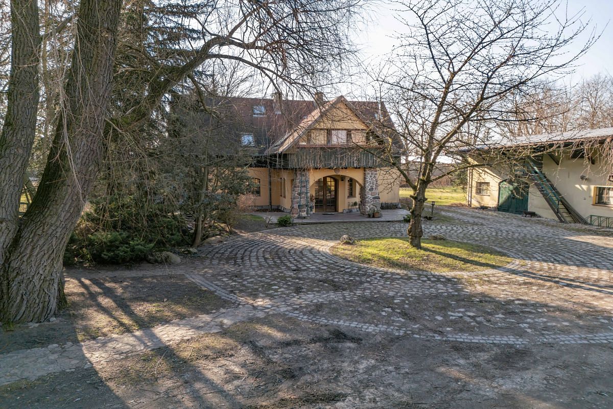 Lokal użytkowy  pokojowe na Sprzedaż