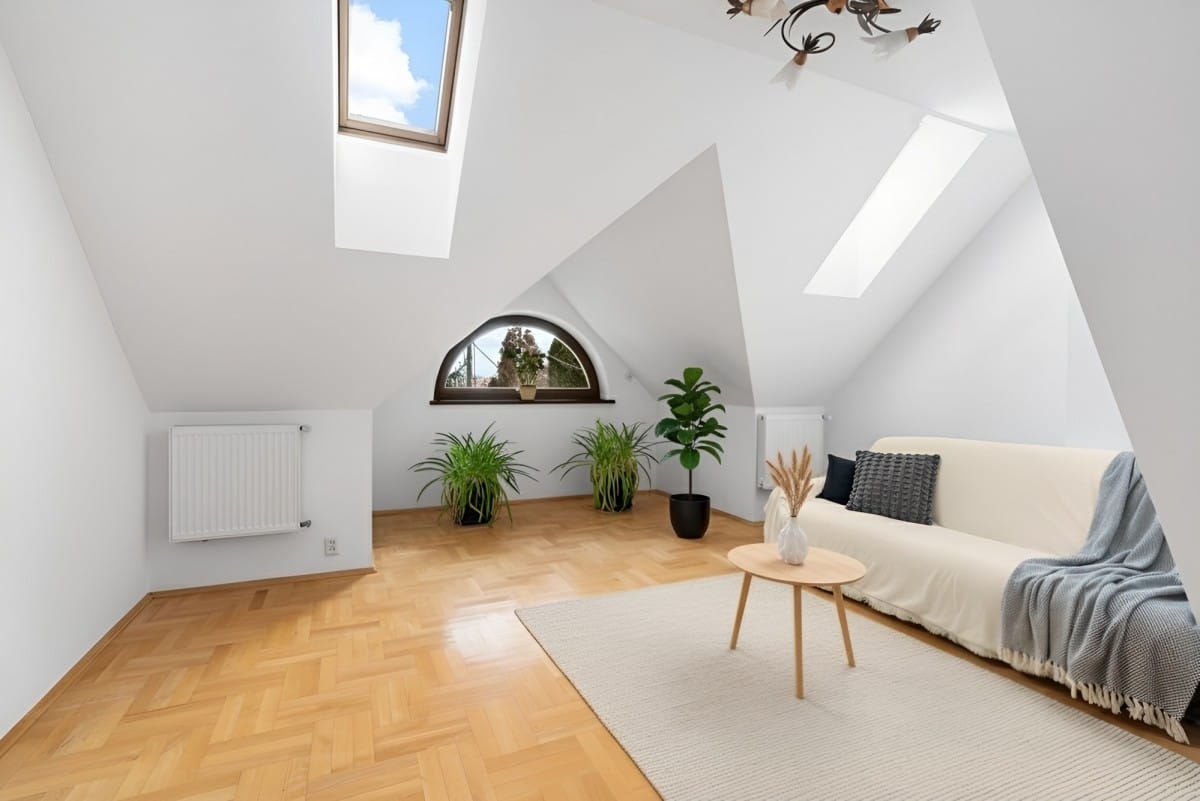 Dom 8 pokojowe na Sprzedaż