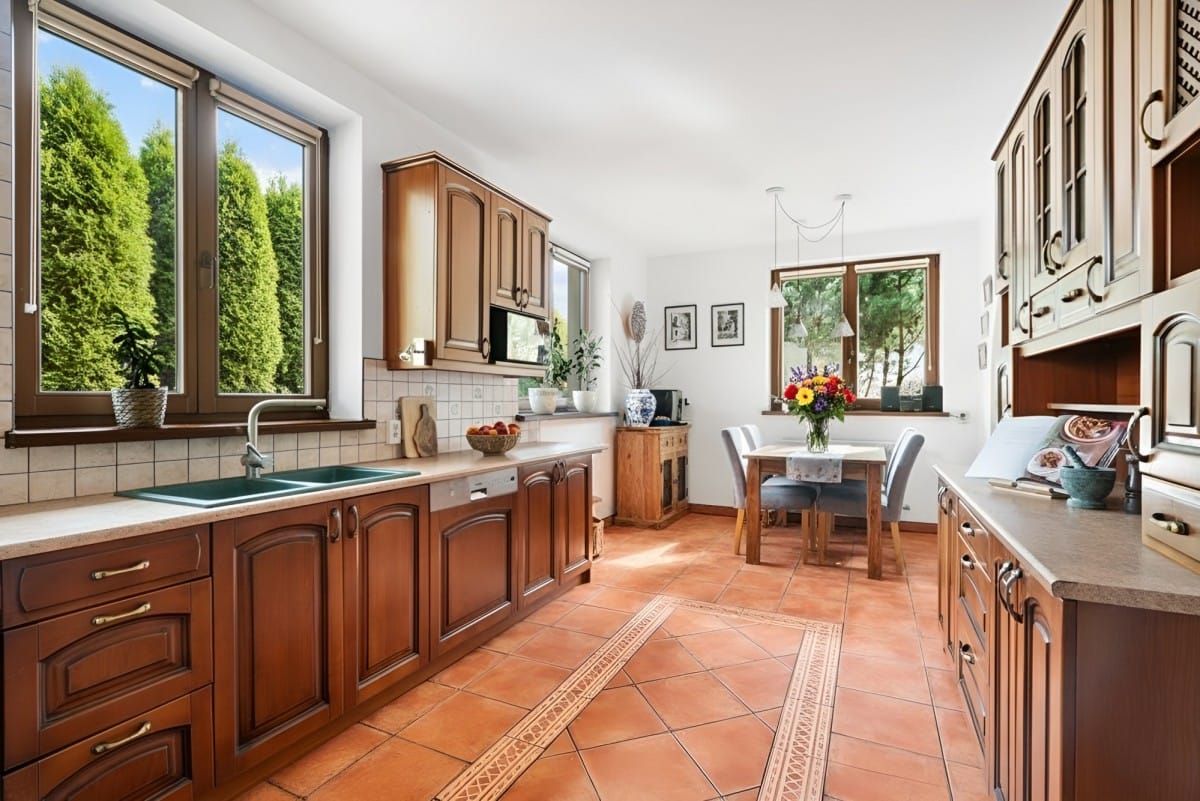 Dom 8 pokojowe na Sprzedaż