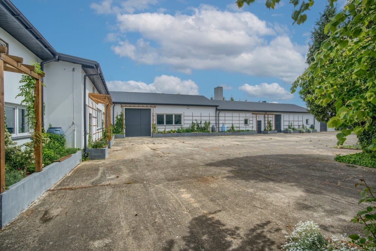 Dom 4 pokojowe na Sprzedaż