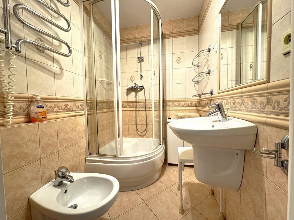 Mieszkanie 4 pokojowe na Sprzedaż