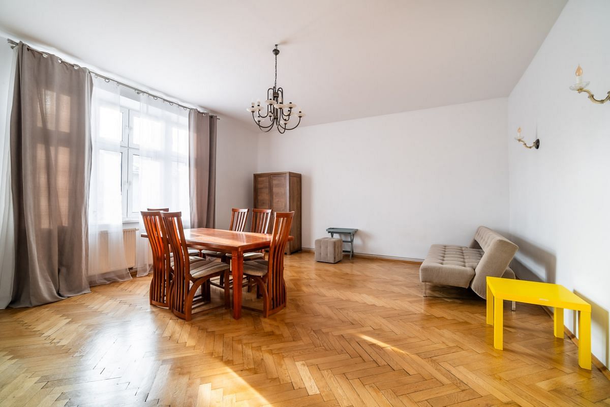 Lokal użytkowy  pokojowe na Sprzedaż