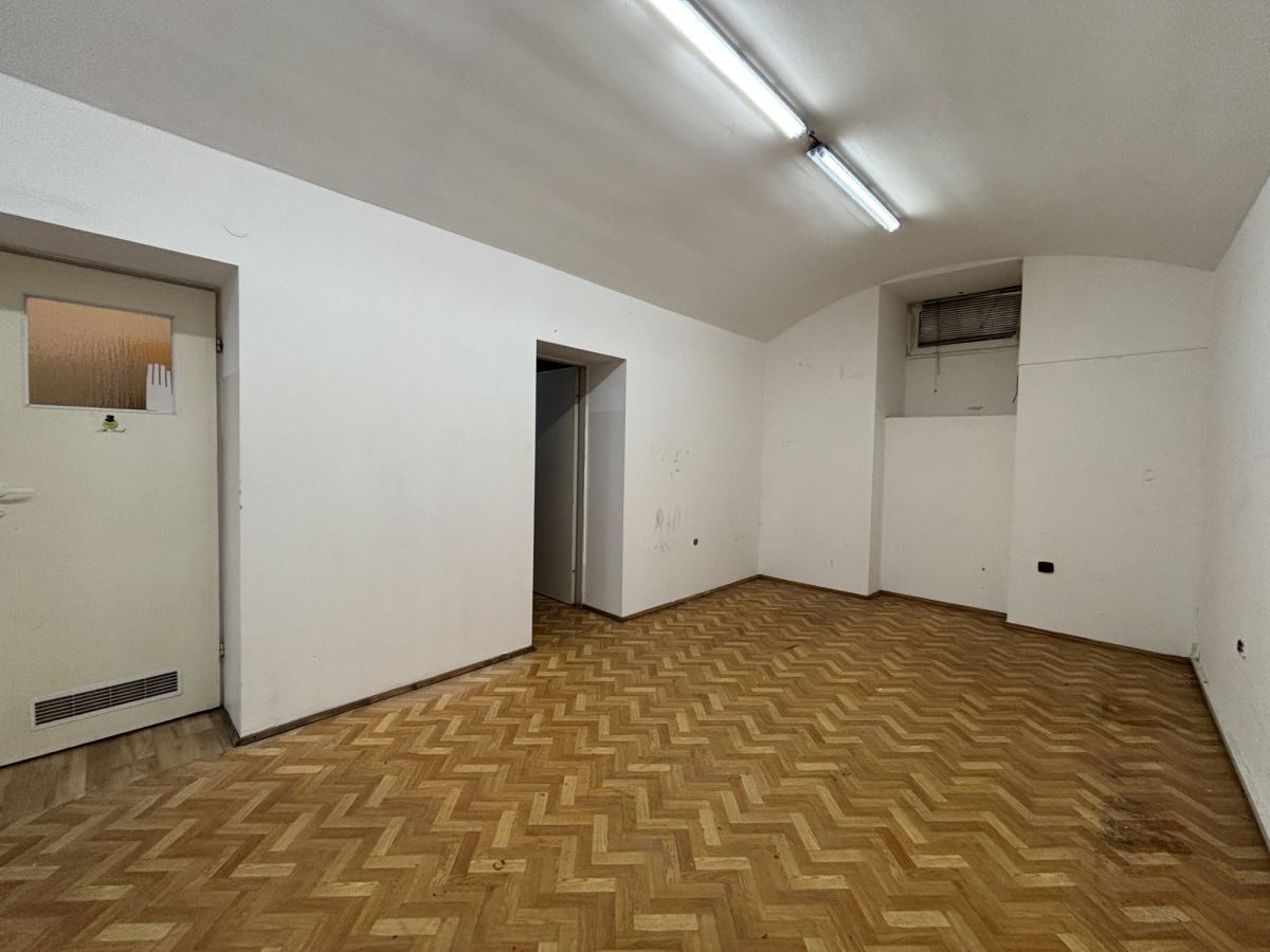 Lokal użytkowy  pokojowe na Sprzedaż