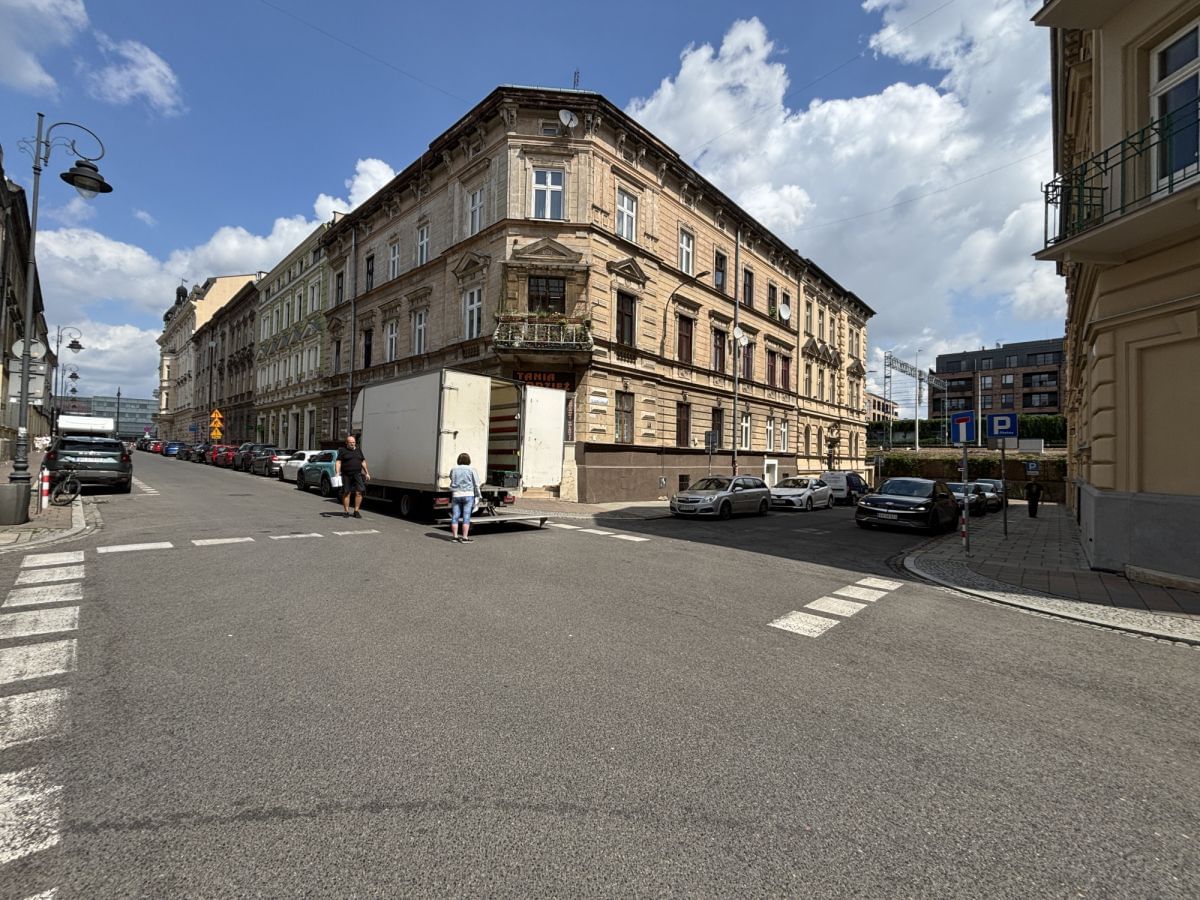 Lokal użytkowy  pokojowe na Sprzedaż