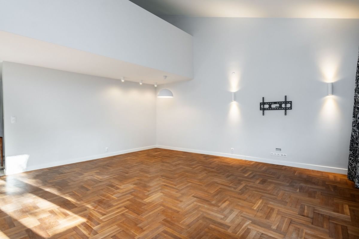 Dom 5 pokojowe na Sprzedaż