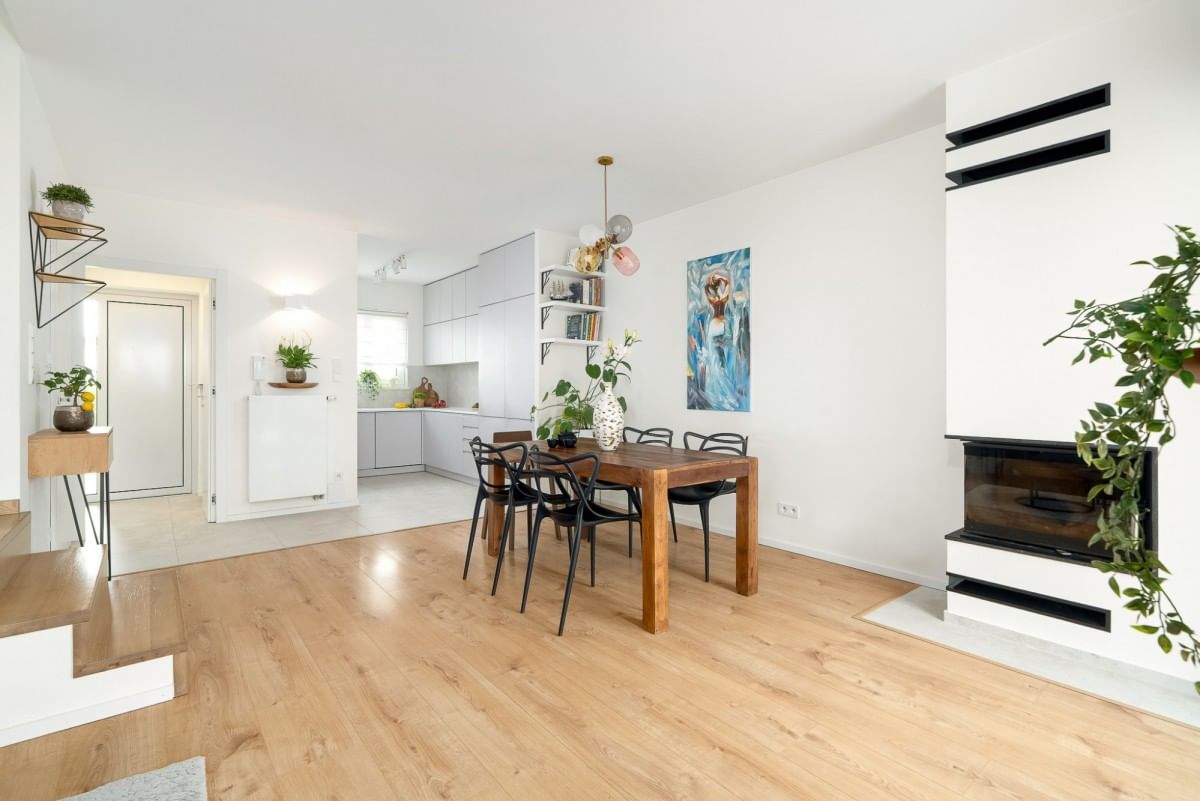 Dom 4 pokojowe na Sprzedaż