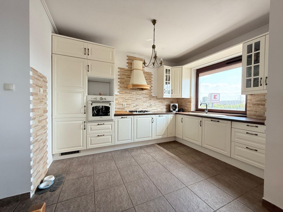 Mieszkanie 3 pokojowe na Sprzedaż