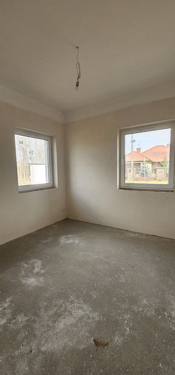 Dom 4 pokojowe na Sprzedaż