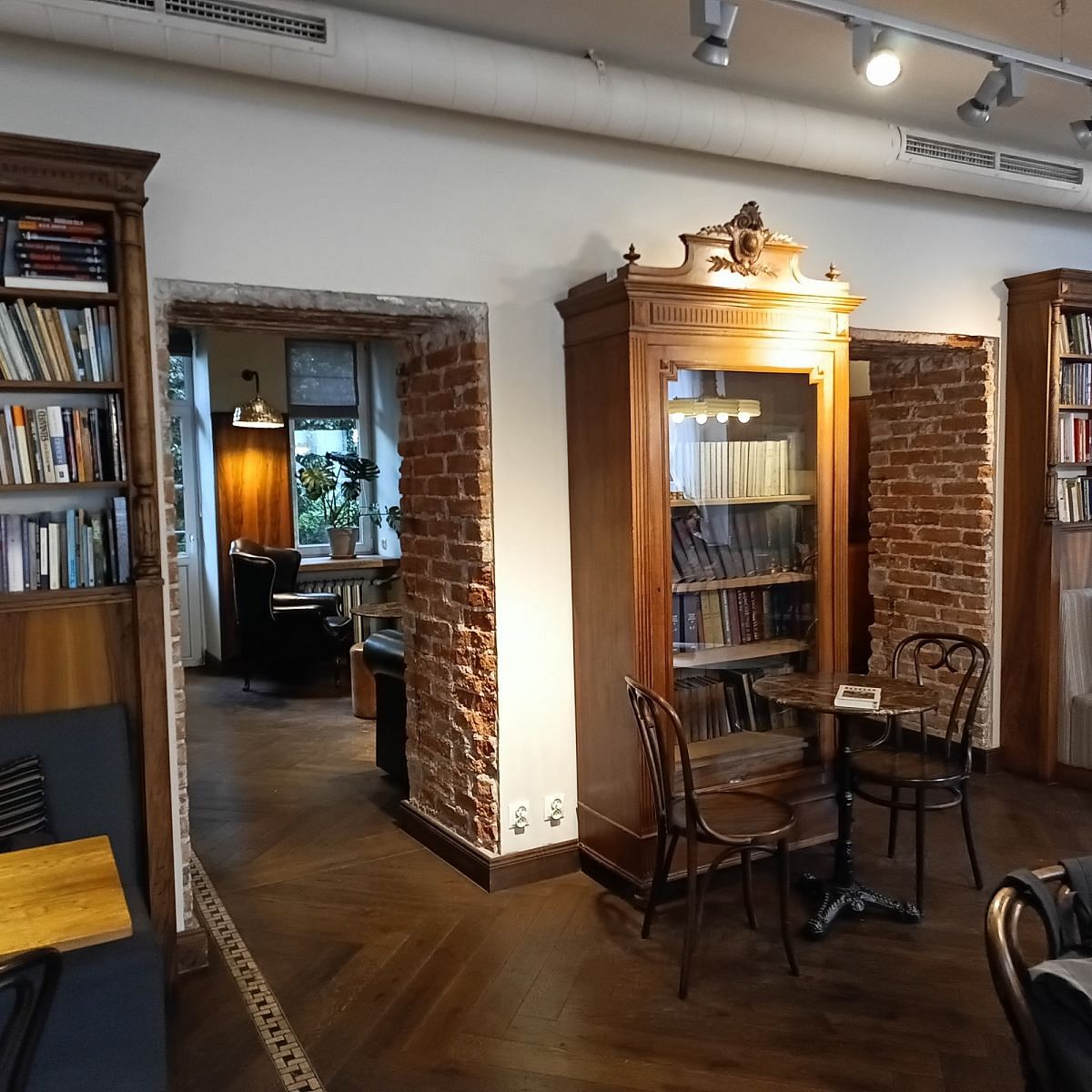 Lokal użytkowy  pokojowe na Sprzedaż