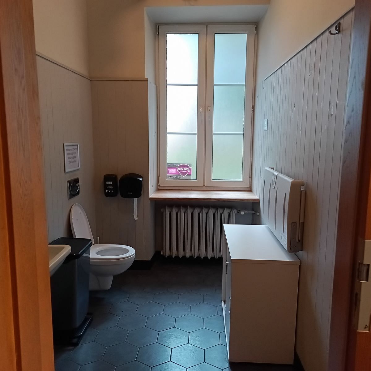 Lokal użytkowy  pokojowe na Sprzedaż