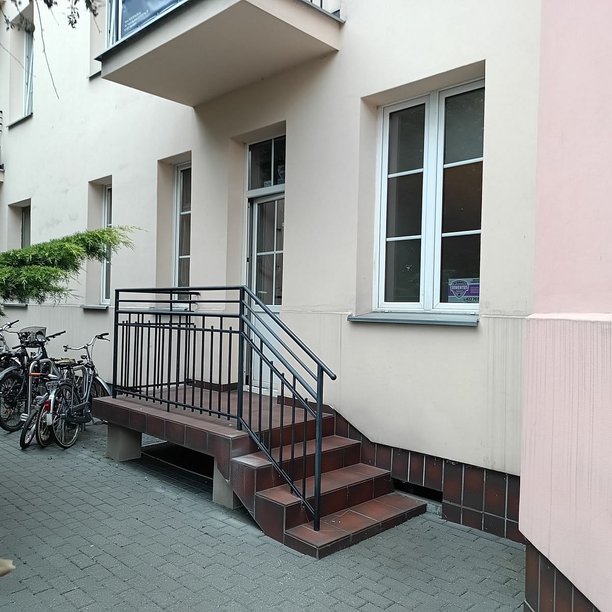 Lokal użytkowy  pokojowe na Sprzedaż