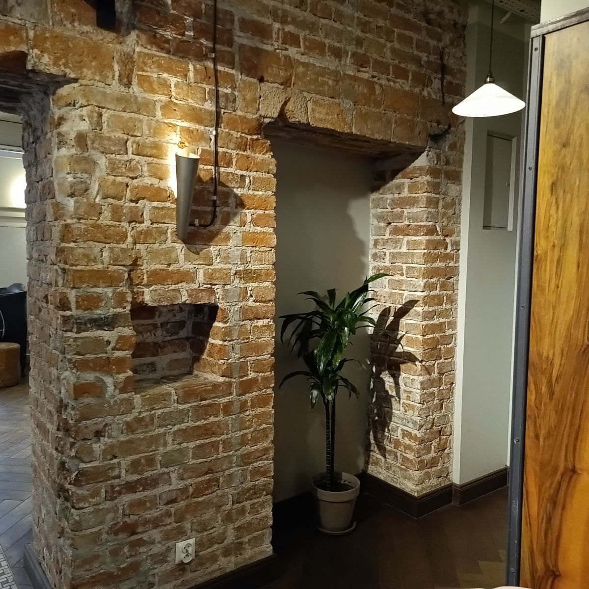 Lokal użytkowy  pokojowe na Sprzedaż