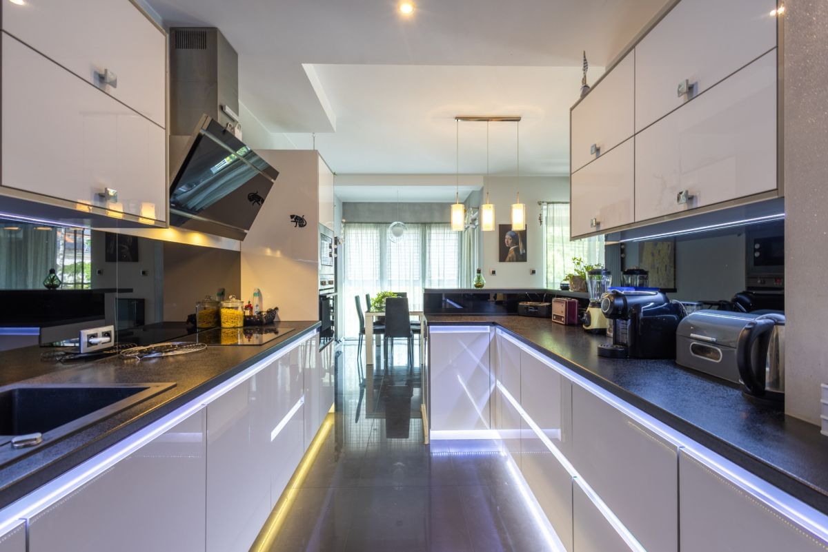 Mieszkanie 4 pokojowe na Sprzedaż