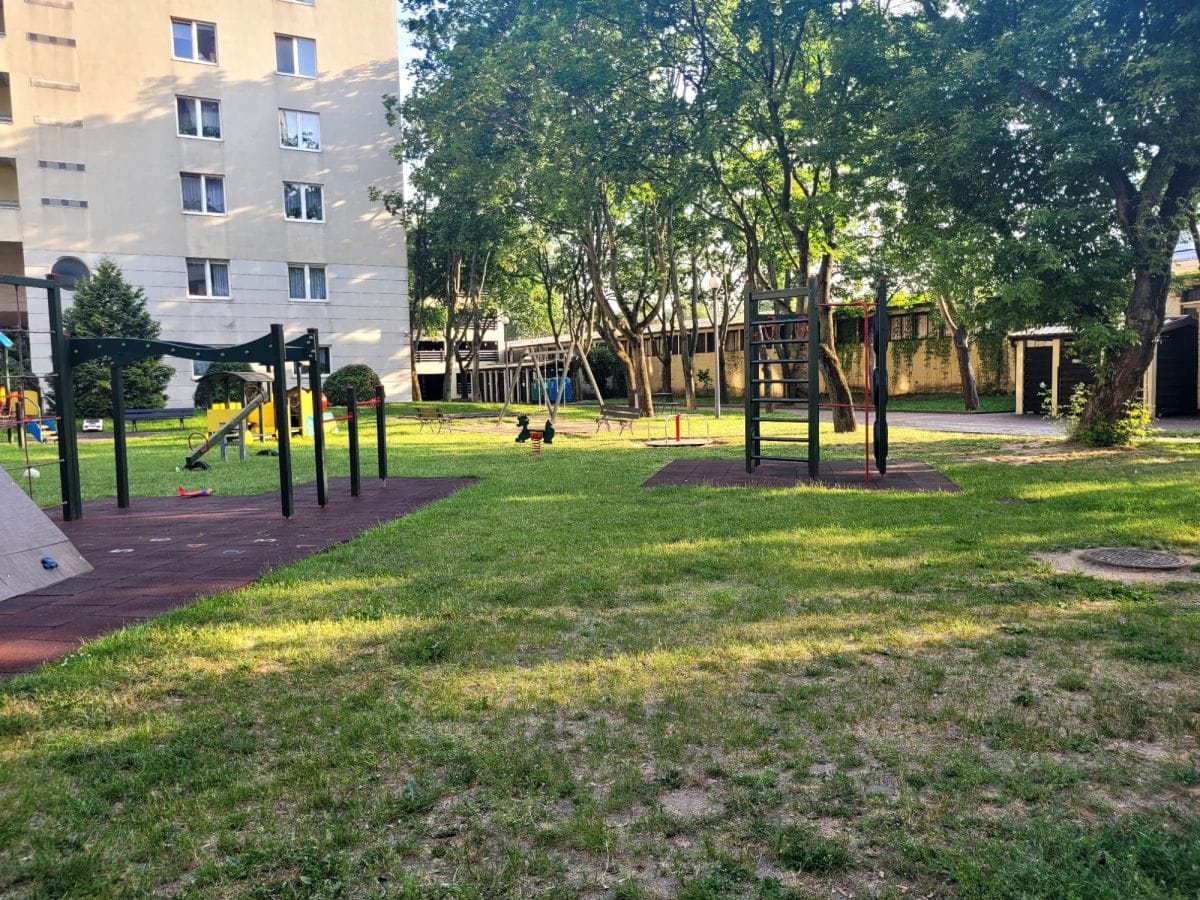 Mieszkanie 4 pokojowe na Sprzedaż