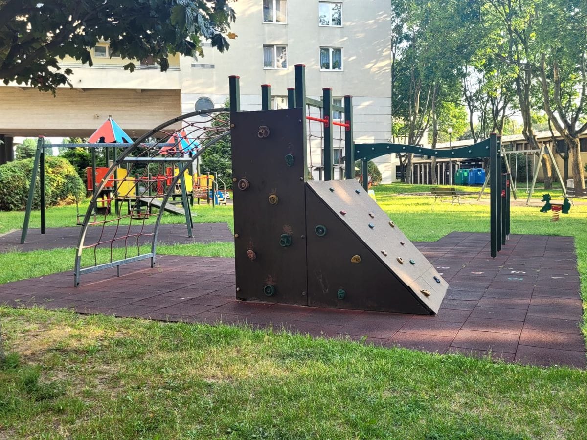 Mieszkanie 4 pokojowe na Sprzedaż