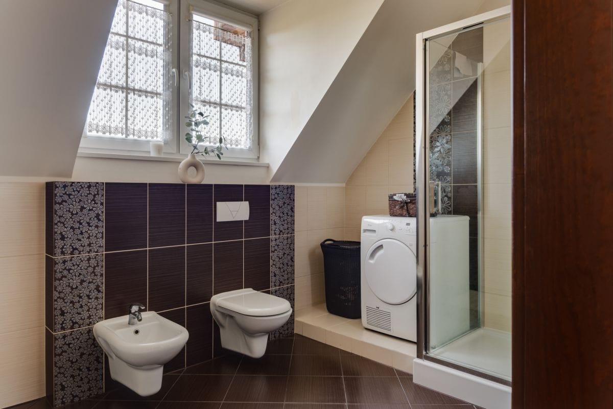 Dom 15 pokojowe na Sprzedaż