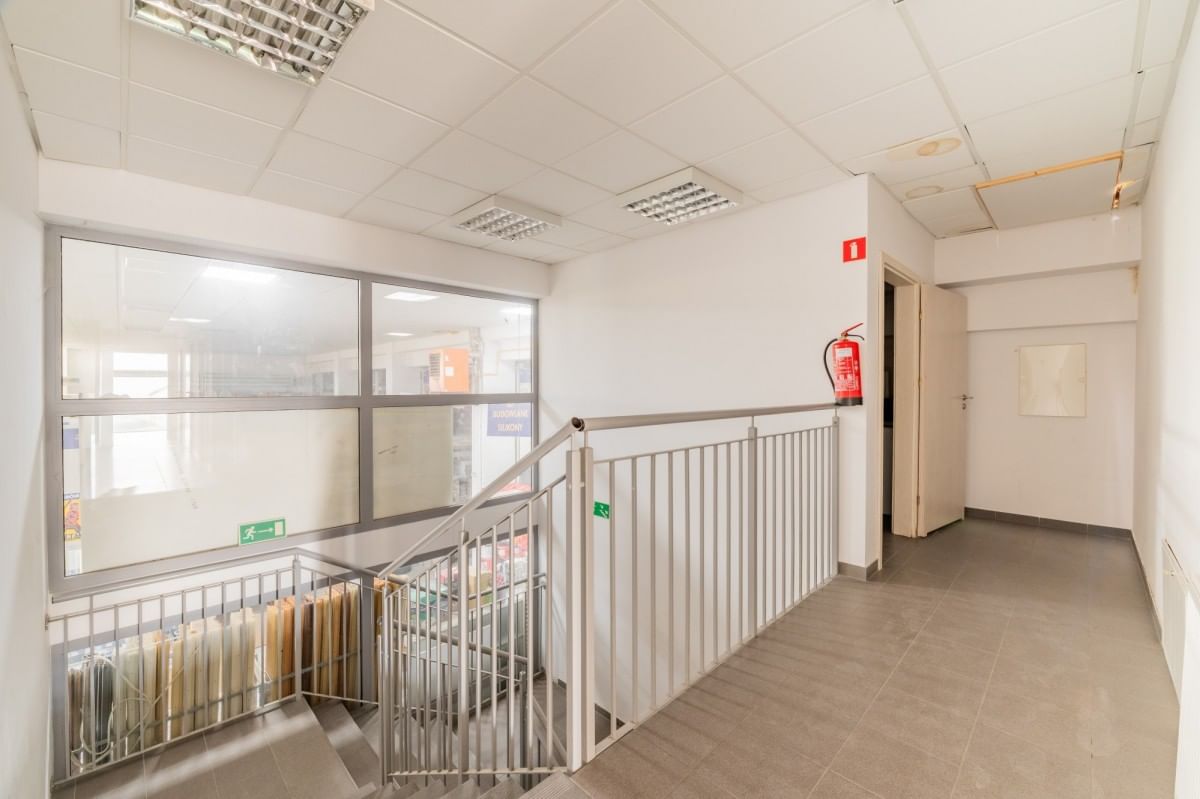 Lokal użytkowy  pokojowe na Sprzedaż