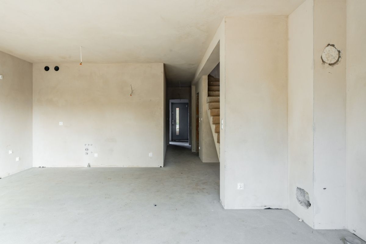 Dom 5 pokojowe na Sprzedaż