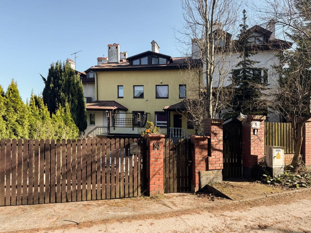 Dom 8 pokojowe na Sprzedaż