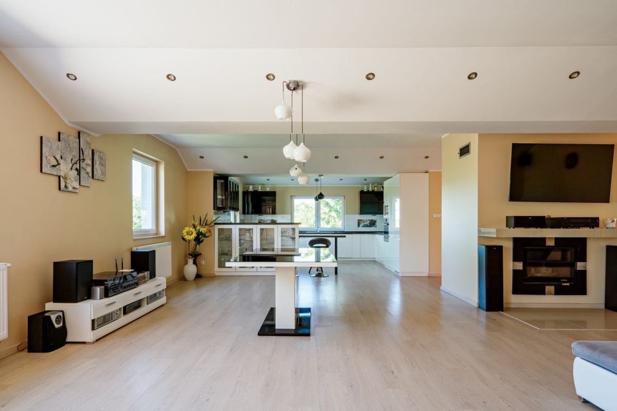 Lokal użytkowy  pokojowe na Sprzedaż