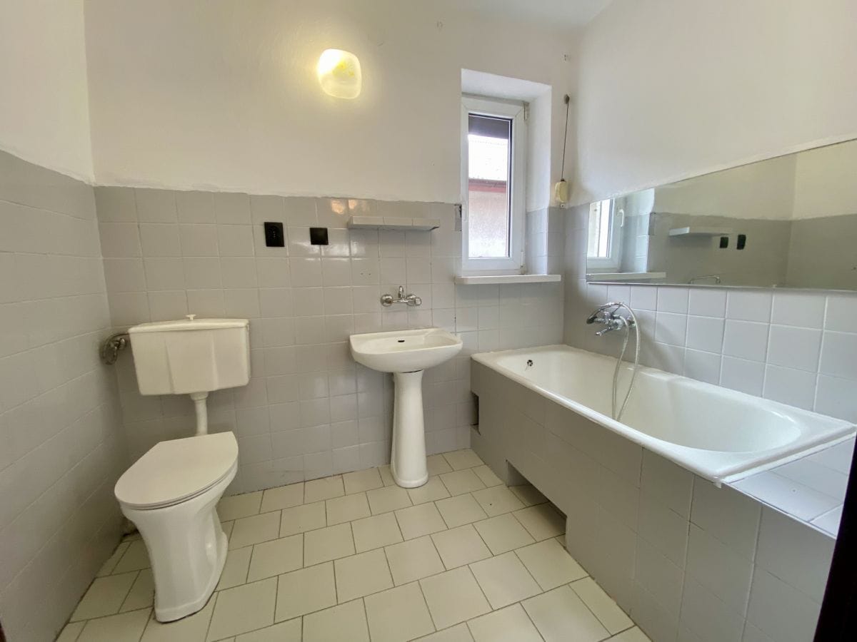 Dom 6 pokojowe na Sprzedaż