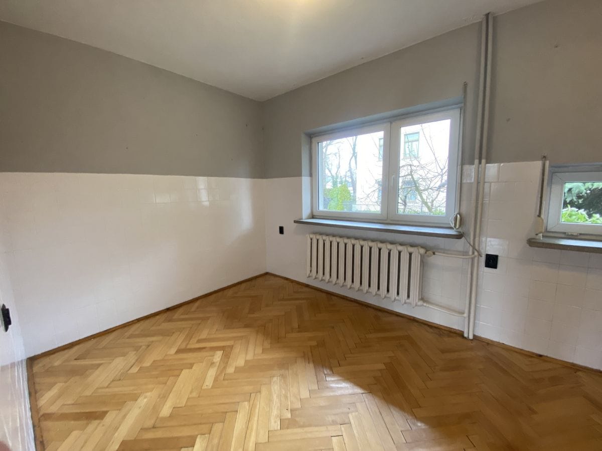 Dom 6 pokojowe na Sprzedaż