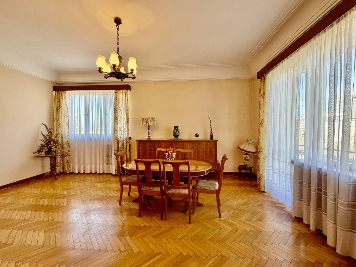 Mieszkanie 4 pokojowe na Sprzedaż