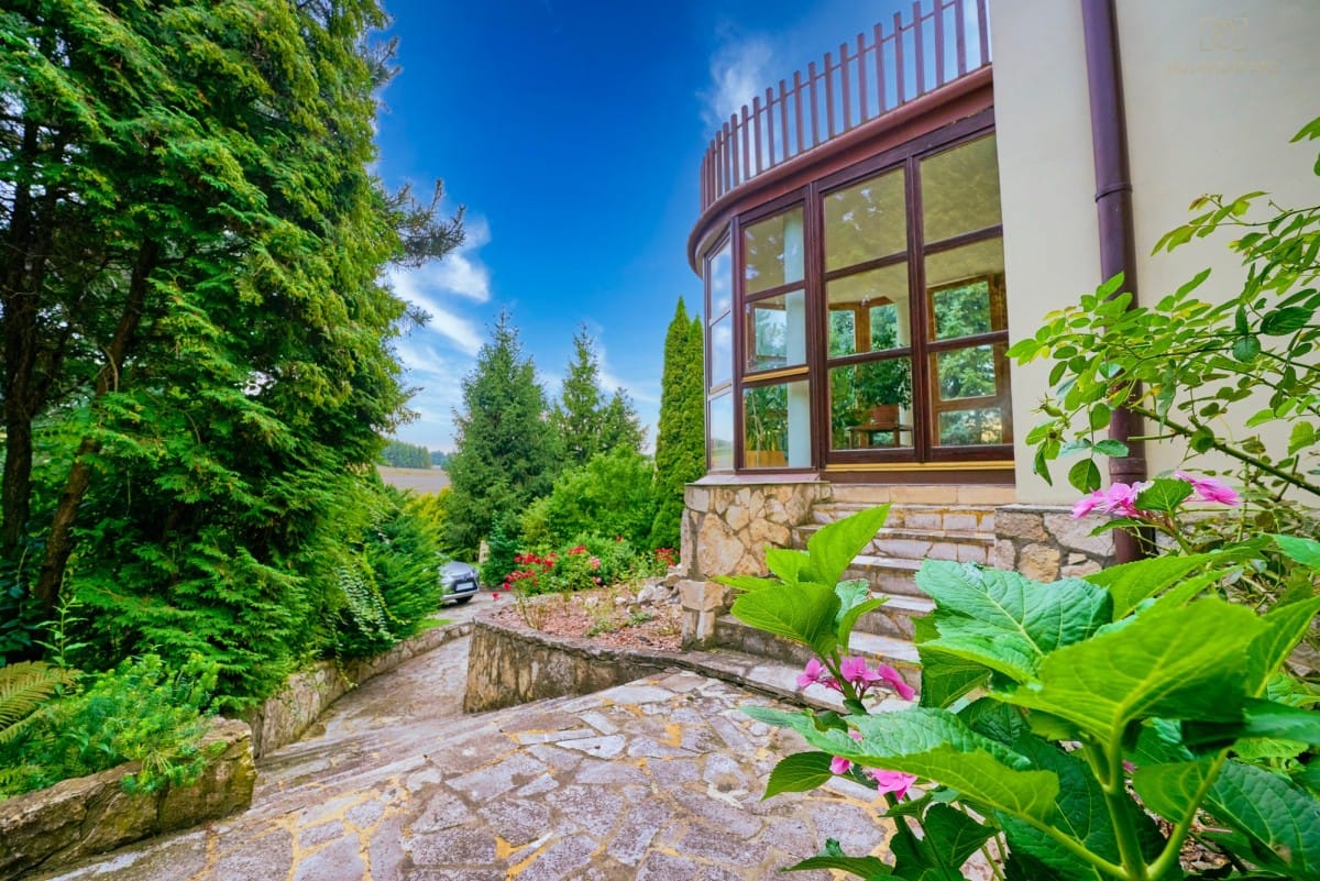 Dom 7 pokojowe na Sprzedaż