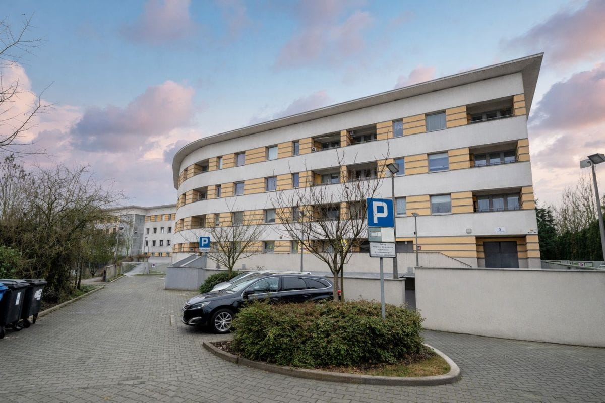 Lokal użytkowy  pokojowe na Sprzedaż