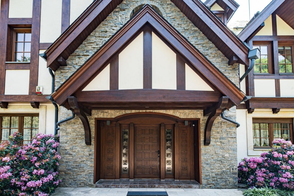 Dom 14 pokojowe na Sprzedaż