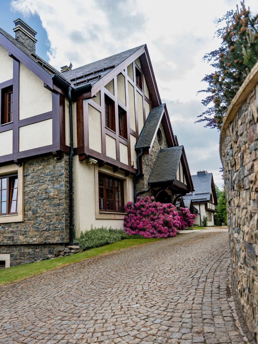 Dom 14 pokojowe na Sprzedaż