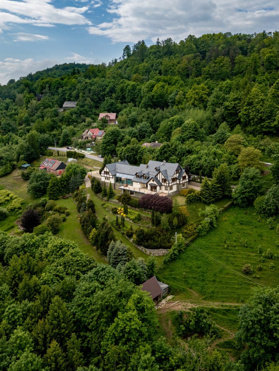 Dom 14 pokojowe na Sprzedaż