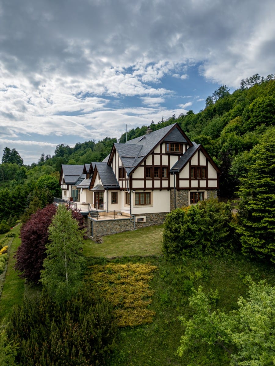 Dom 14 pokojowe na Sprzedaż