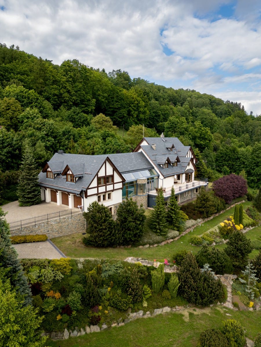 Dom 14 pokojowe na Sprzedaż