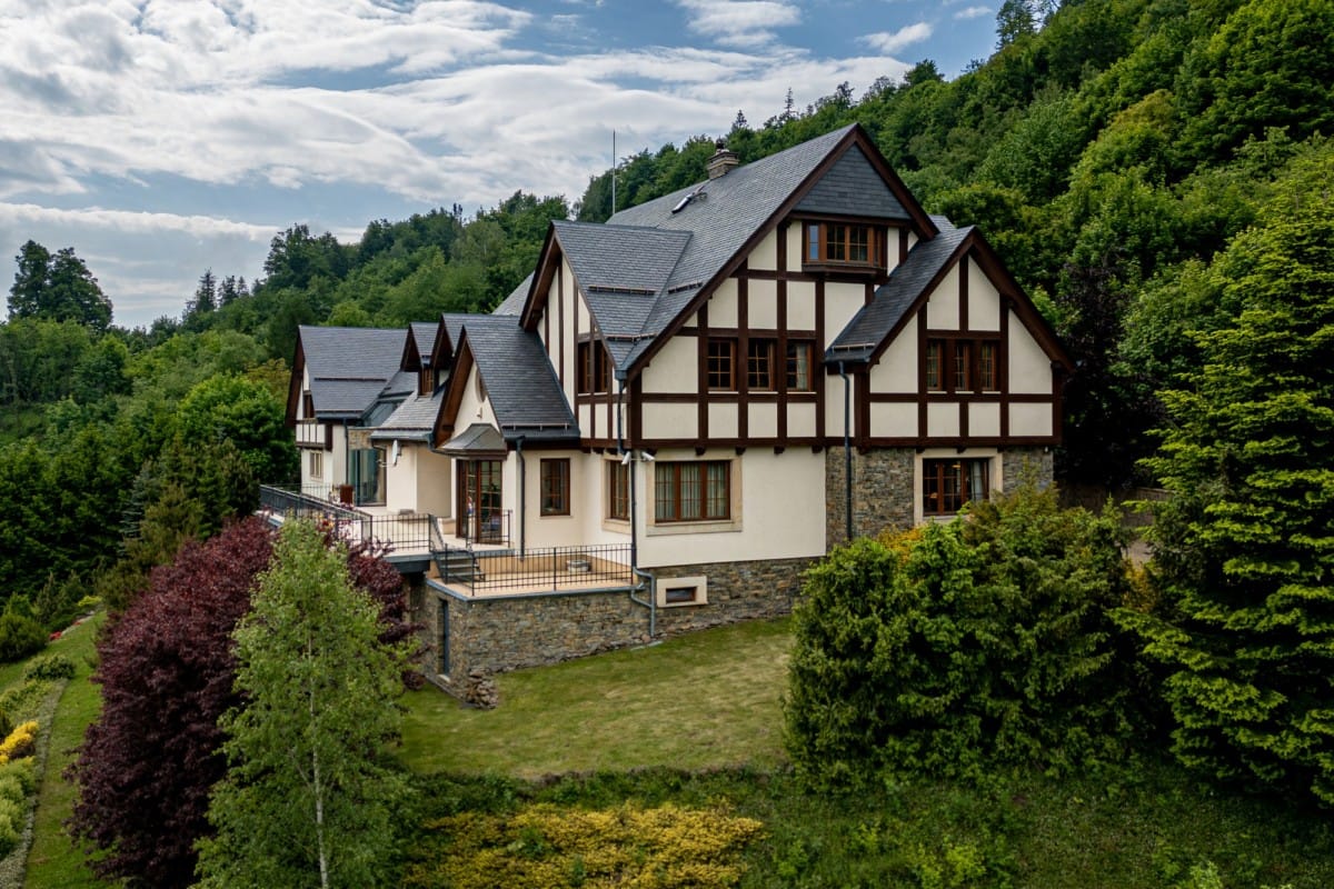 Dom 14 pokojowe na Sprzedaż