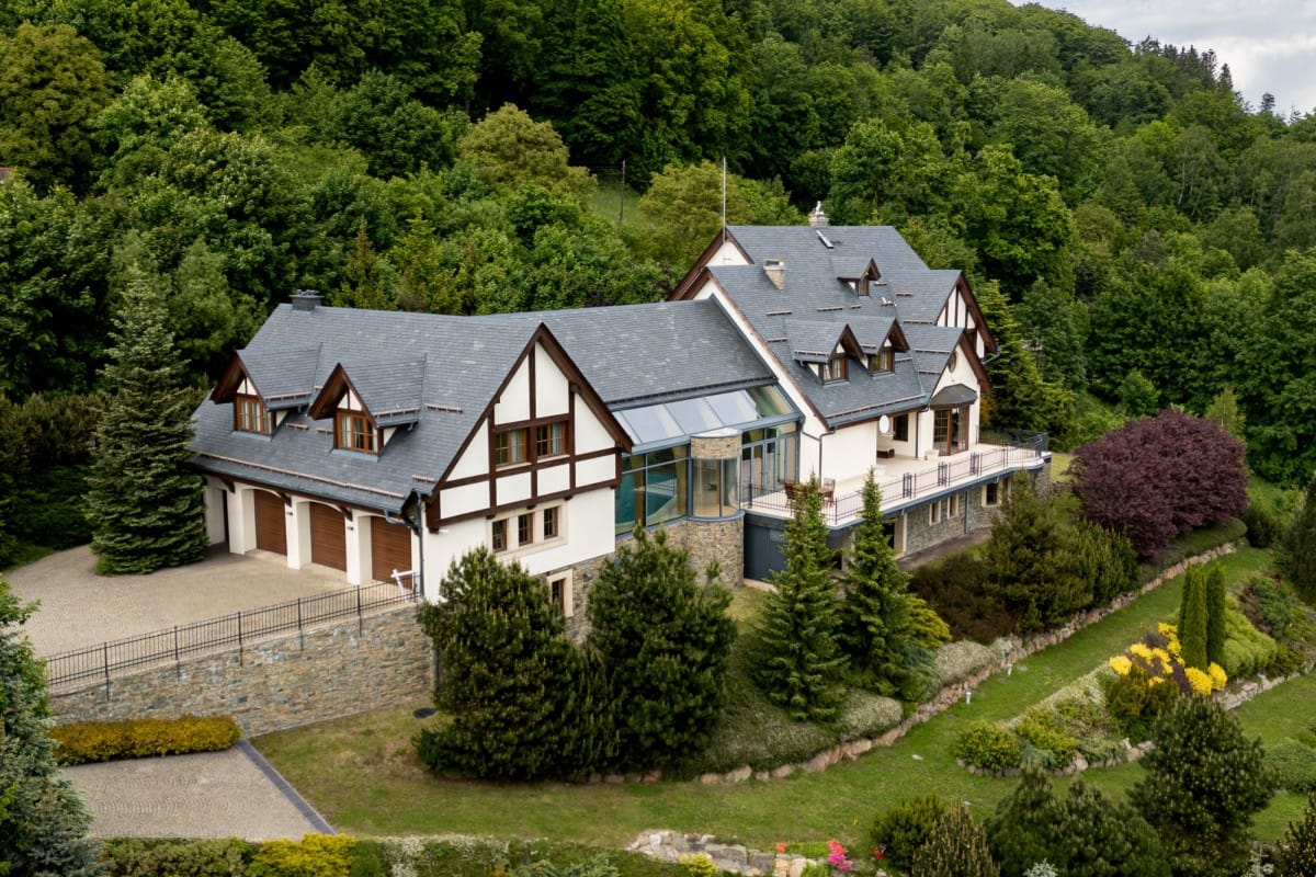 Dom 14 pokojowe na Sprzedaż