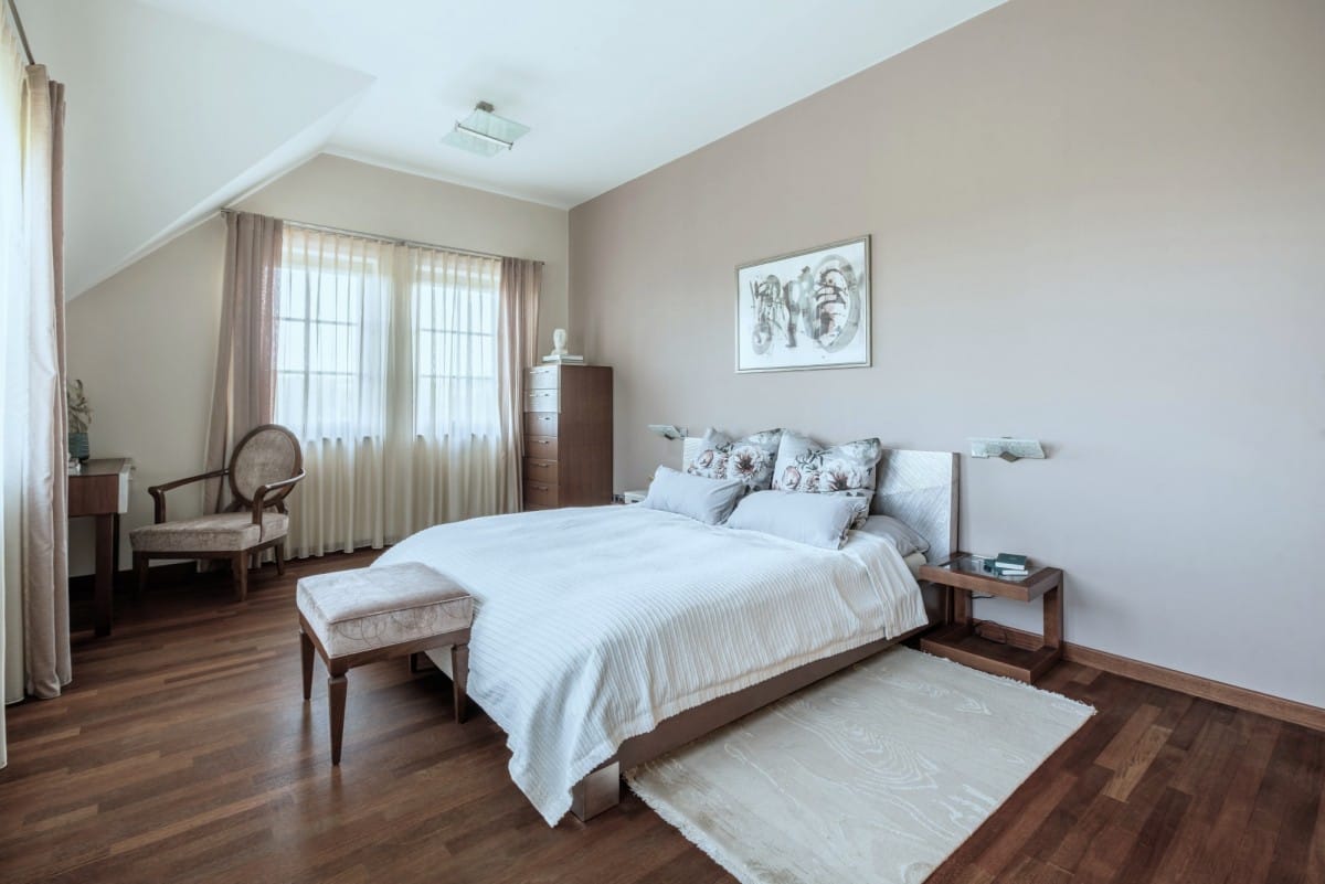 Dom 14 pokojowe na Sprzedaż