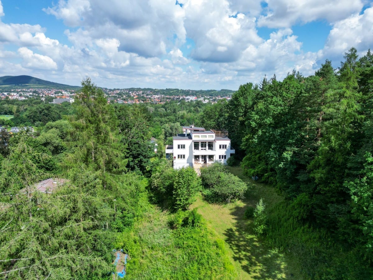 Dom 8 pokojowe na Sprzedaż