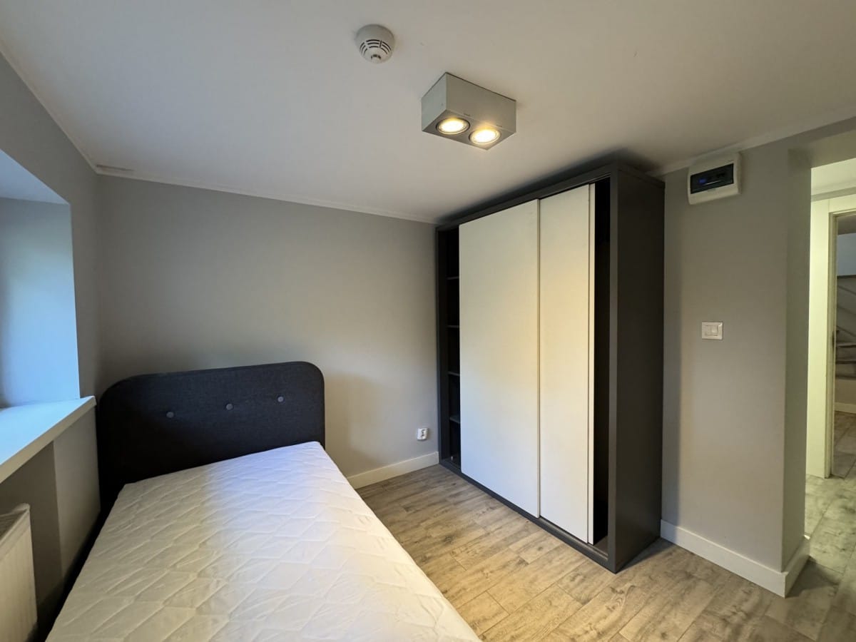 Dom 12 pokojowe na Sprzedaż