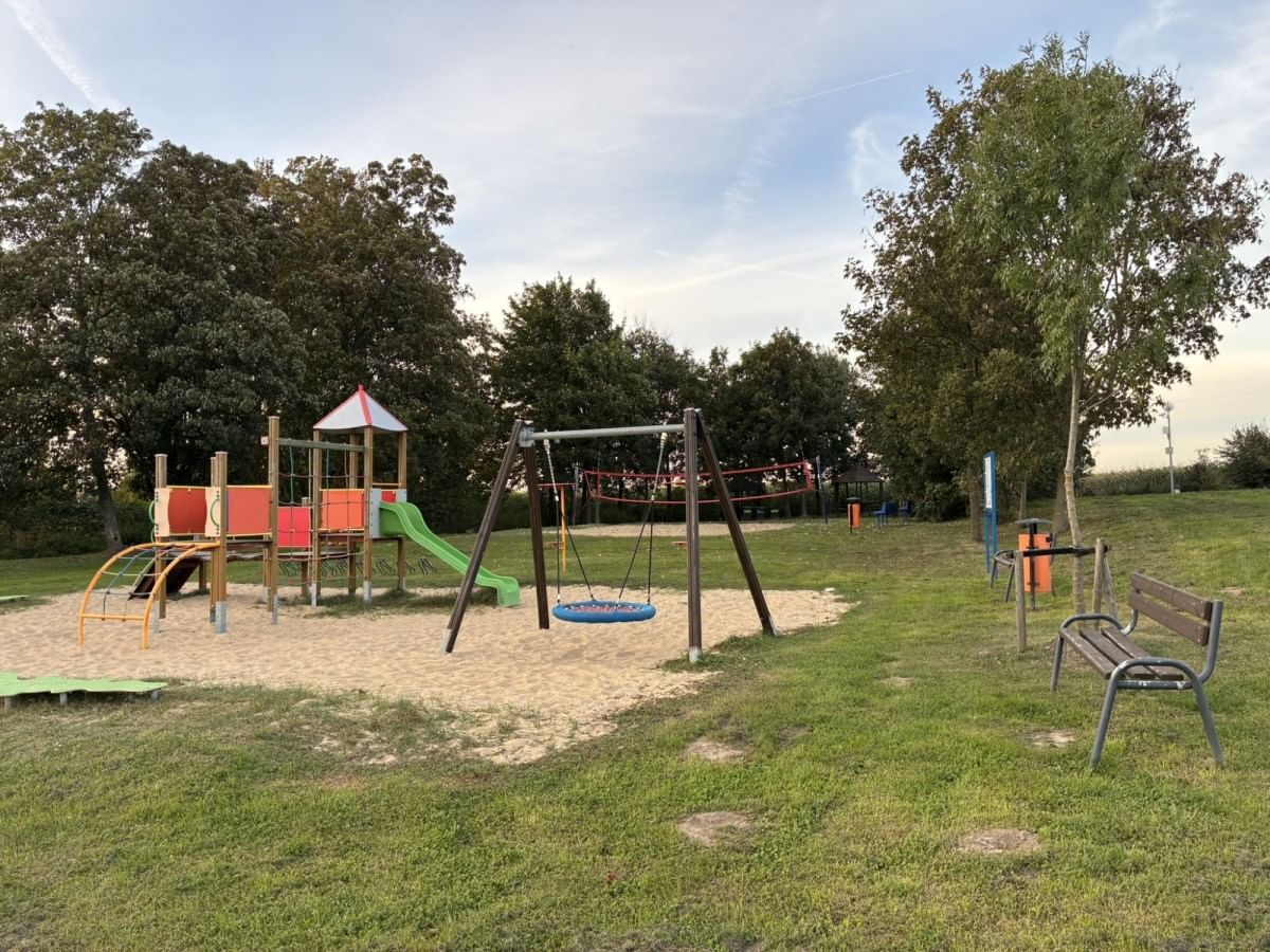 Dom 5 pokojowe na Sprzedaż
