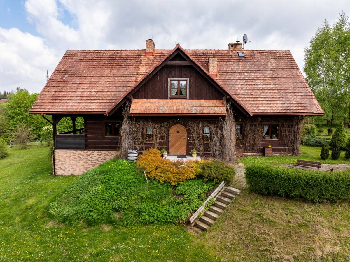Dom 8 pokojowe na Sprzedaż