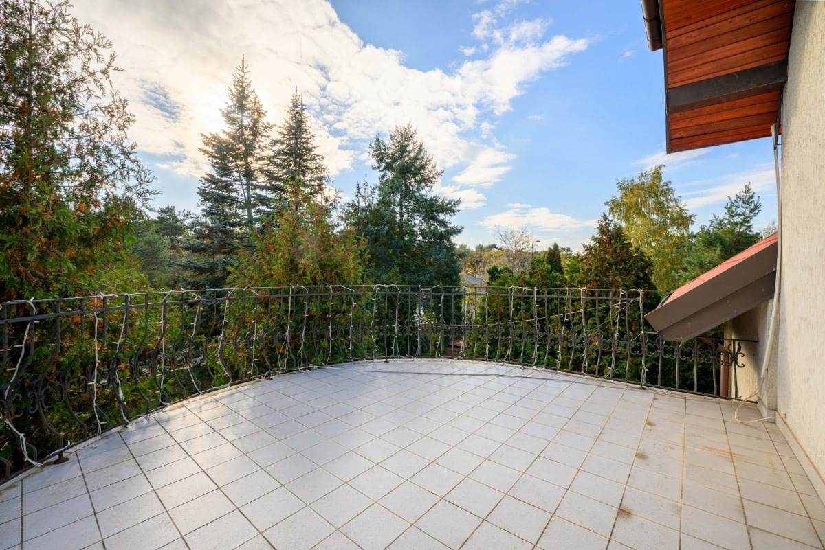 Dom 7 pokojowe na Sprzedaż