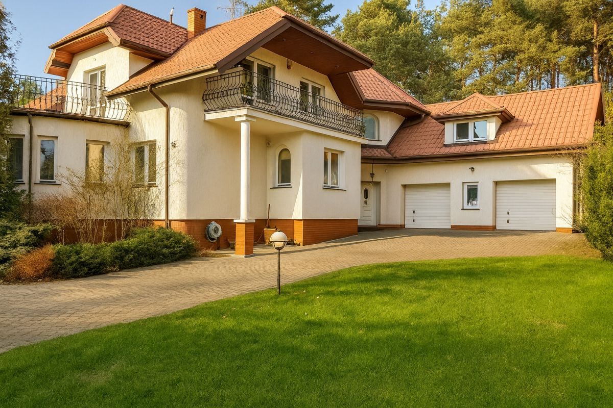 Dom na Sprzedaż 7 pokoje biuro Tur Nieruchomości Dom 7 pokojowe na Sprzedaż