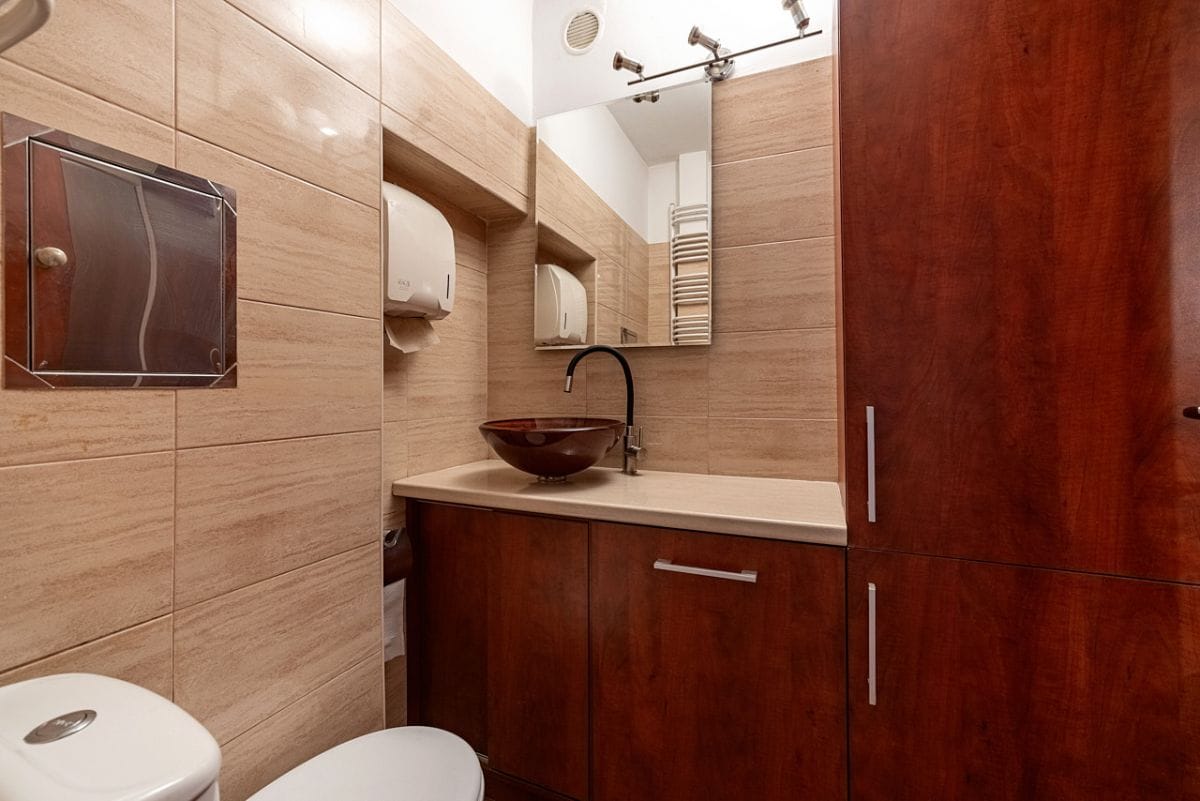 Lokal użytkowy  pokojowe na Sprzedaż