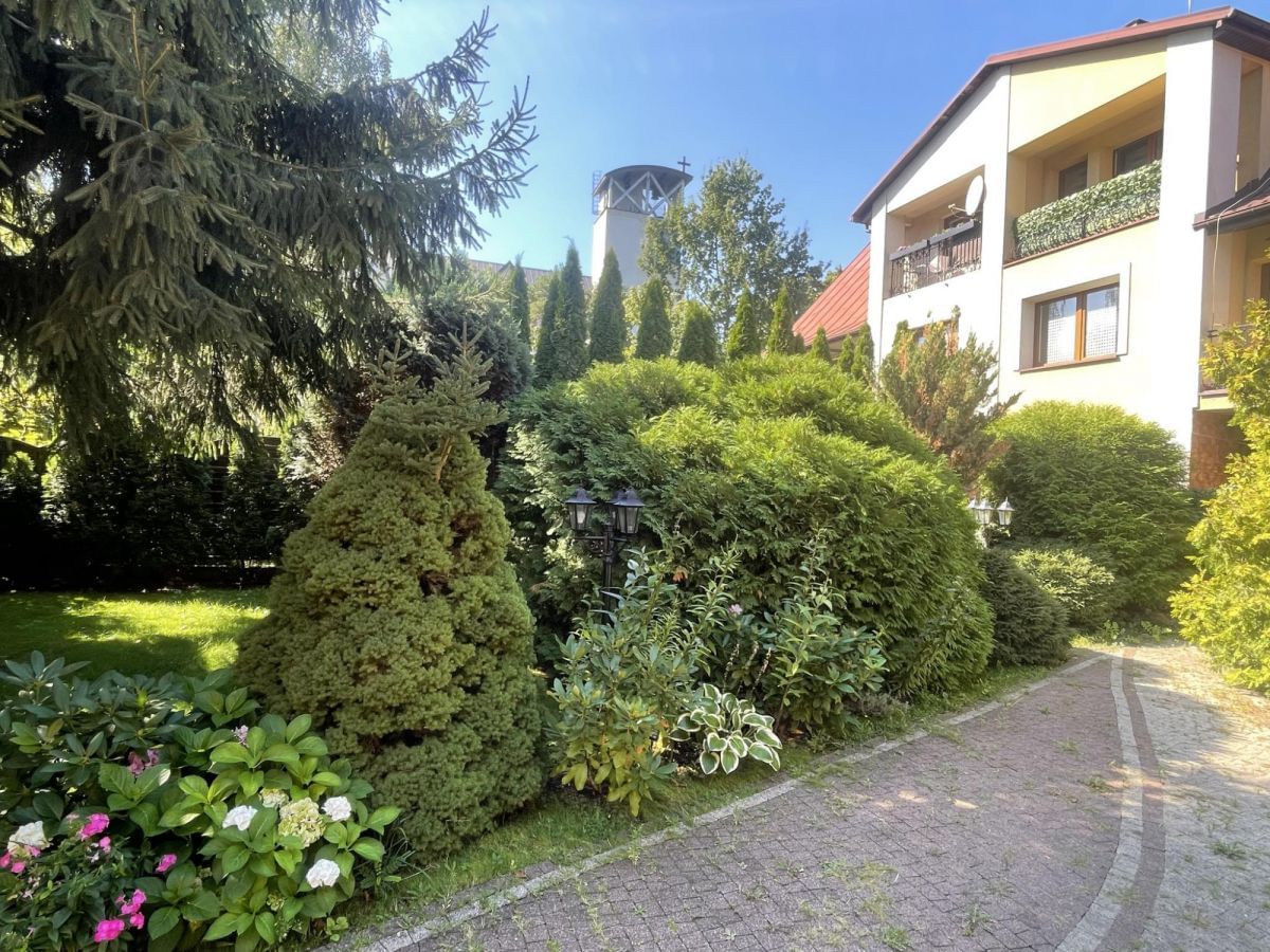 Dom 12 pokojowe na Sprzedaż