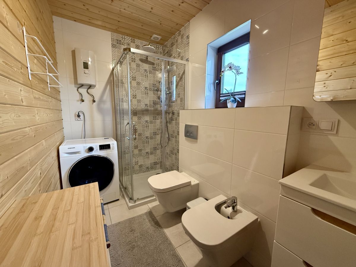 Dom 4 pokojowe na Sprzedaż